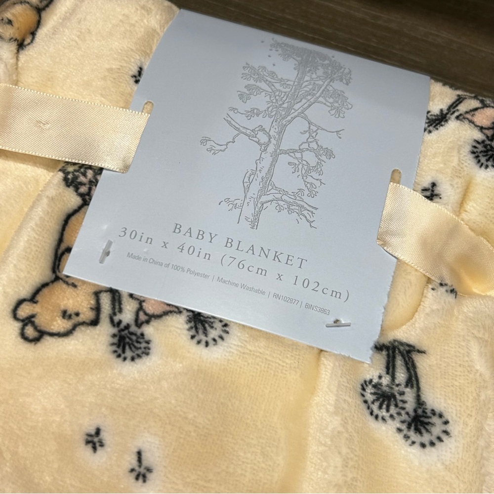 Classic Winnie the Pooh Baby Blanket - Picture 5 of 6